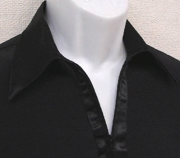 黒・襟が少し開く「ラテン風」　ファスナー式・レオタードシャツ Roserisの画像