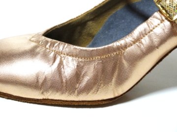 在庫処分特価：23cm　レギュラー幅《カクテル》7cmヒール　社交ダンスシューズ 【メタリックオレンジベージュ】の画像