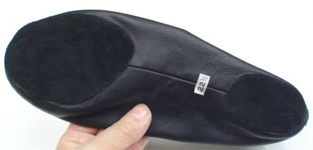規格品は黒！Roseris《ソフトシューズ》マットカラー（黒＆ベージュ）柔らかな革、裸足感覚の靴画像