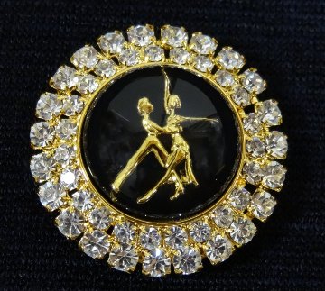 ボタンブローチ（ペア柄）シャツの第一ボタンにかぶせるだけで、ドレスシャツに変身！の画像