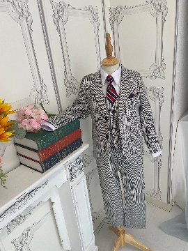 ヘリンボーン柄スーツの画像