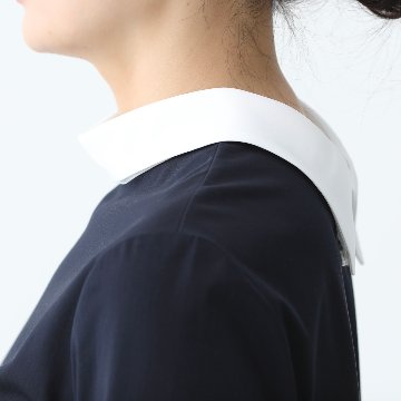 Monica navy画像