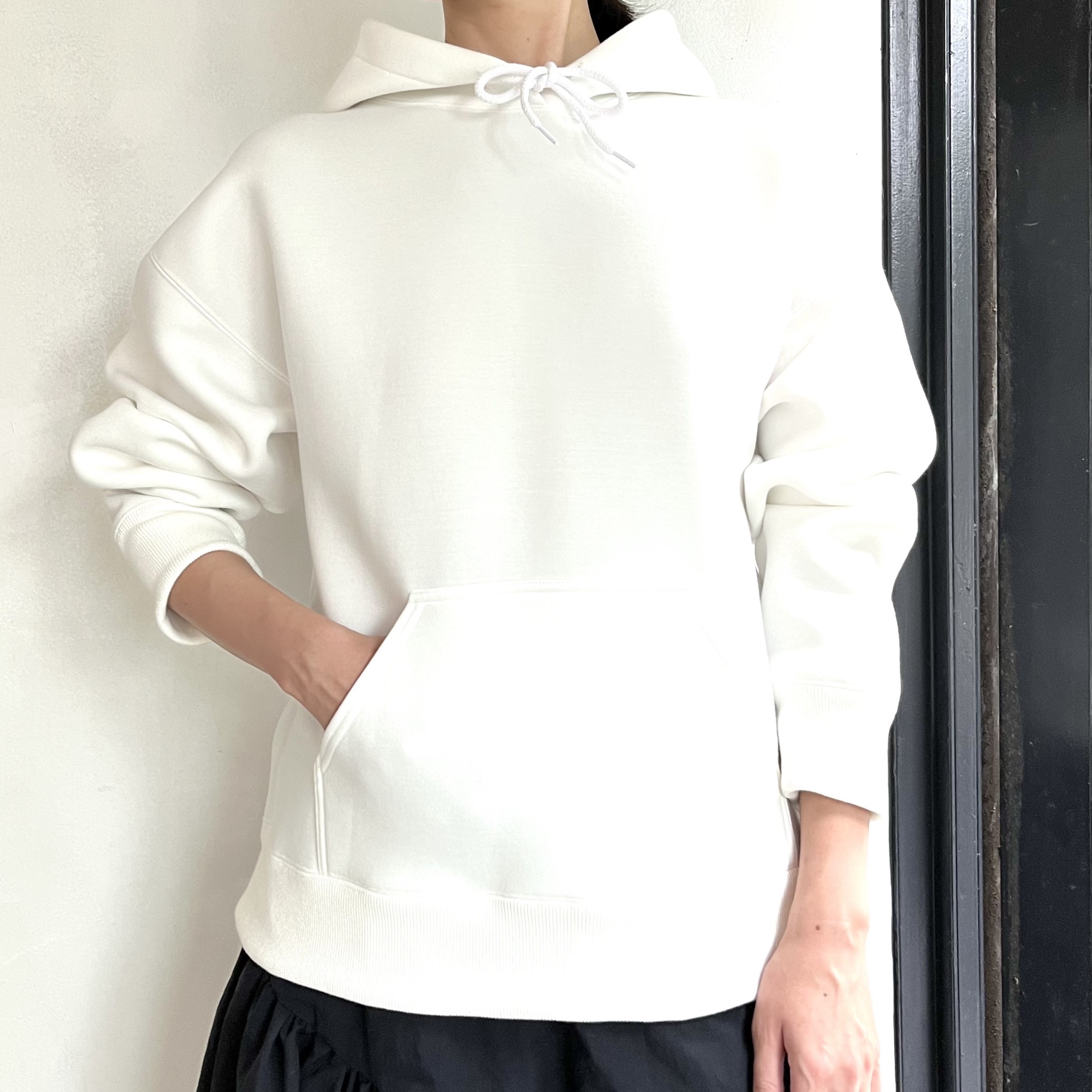 Elle white画像