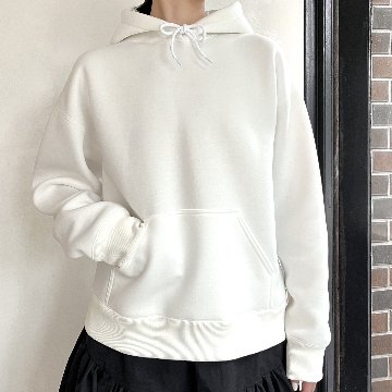 Elle white画像