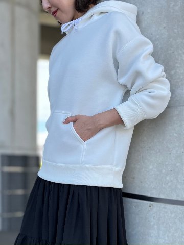 Elle white画像