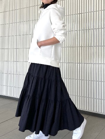 Elle white画像
