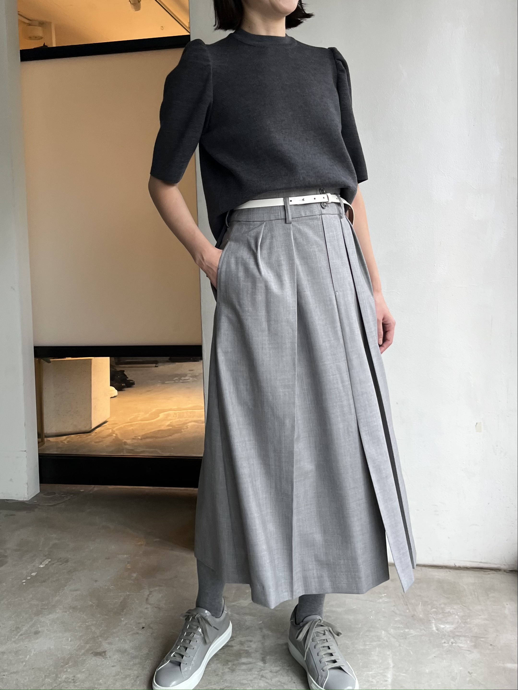 Ulla charcoal gray画像