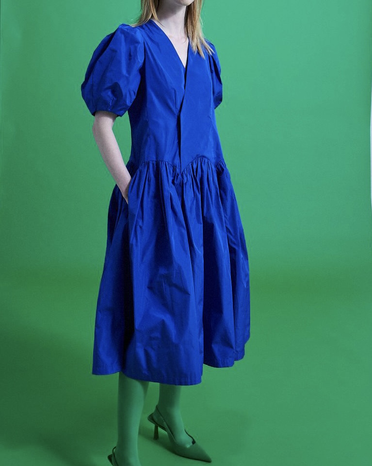 Greta blue画像