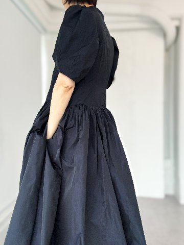 Greta navyの画像