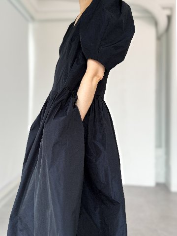 Greta navyの画像