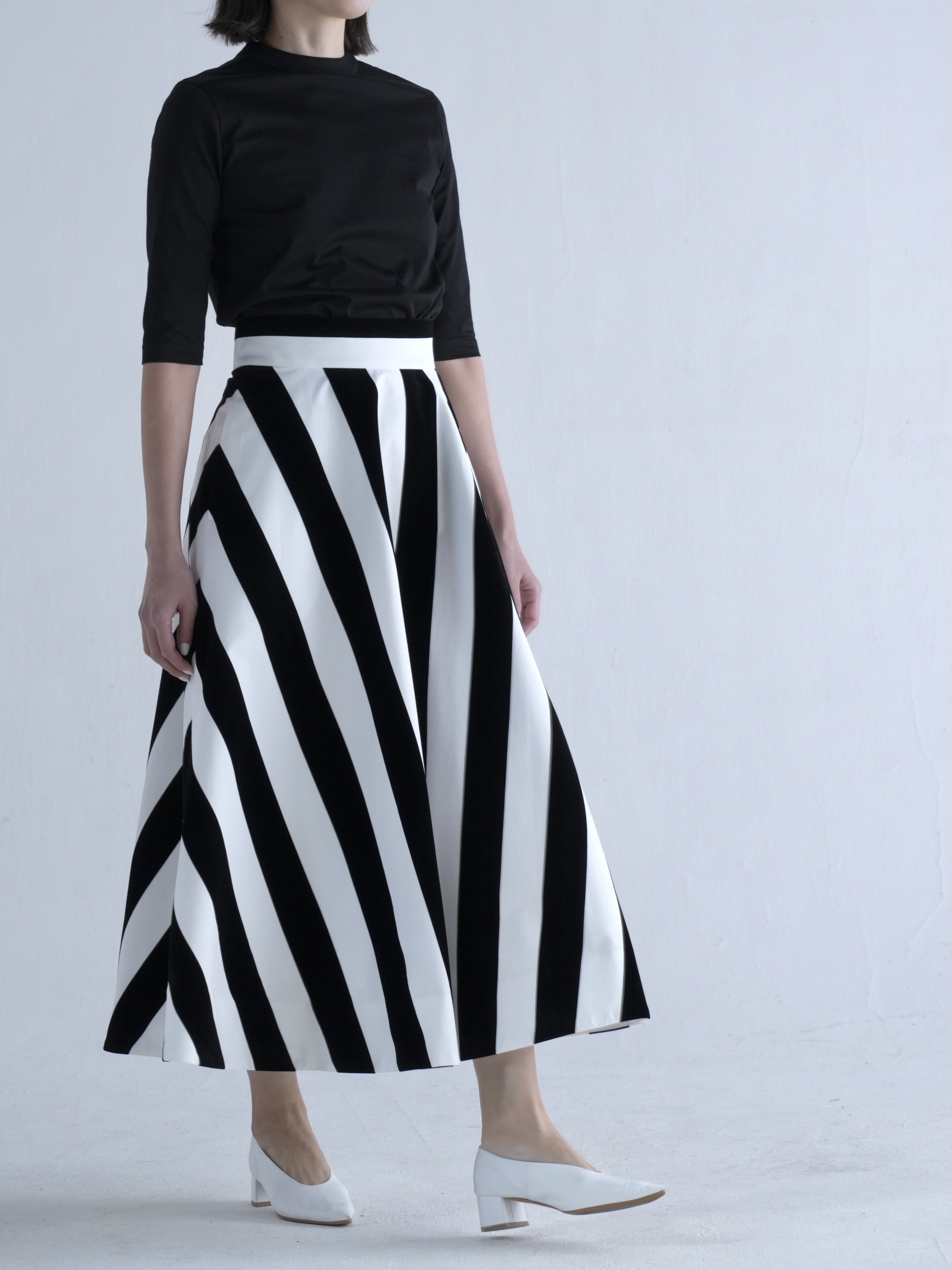新品 SHE Tokyo michelle stripe ミッシェルストライプ - スカート