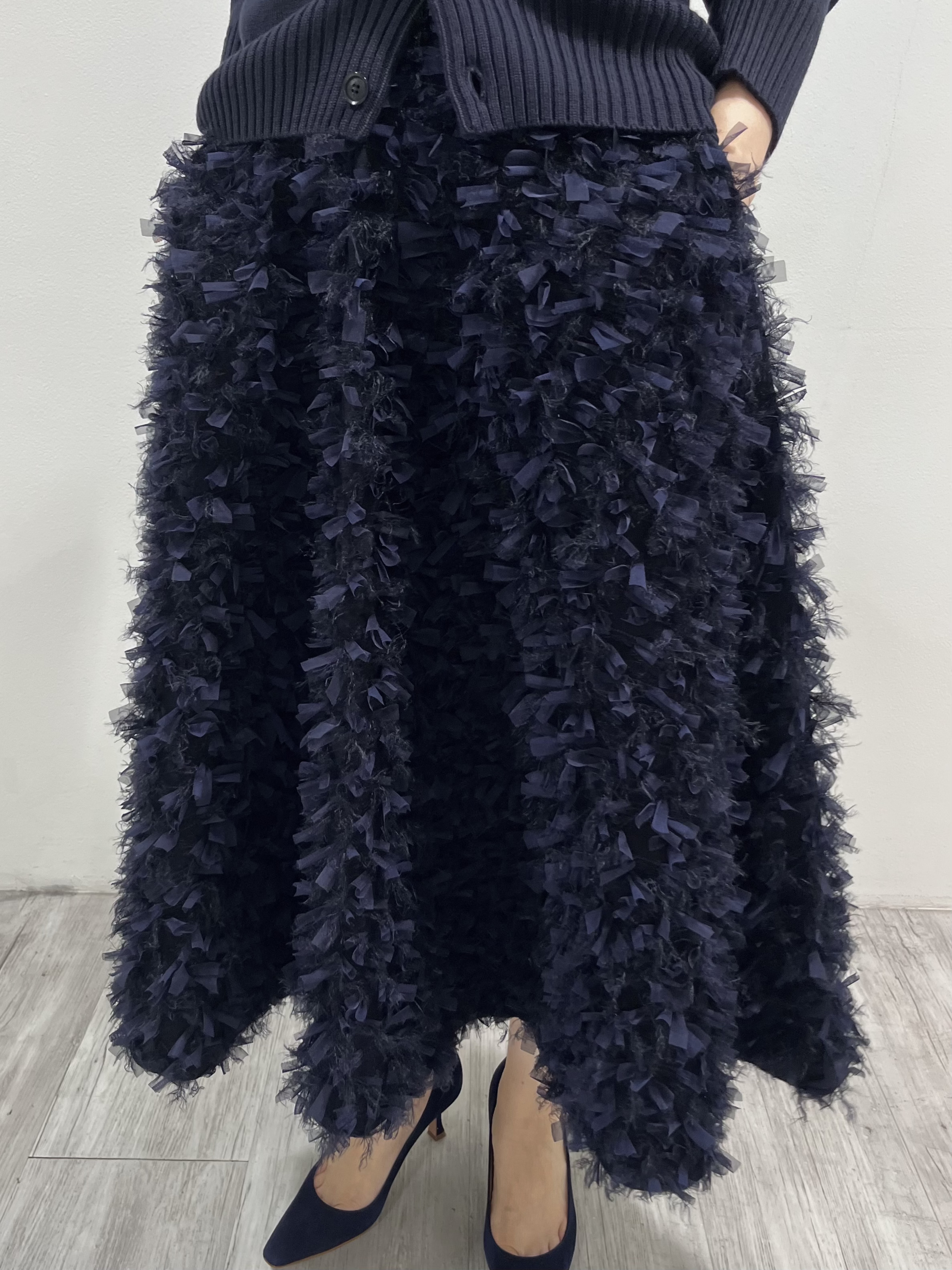 Elliy Feather Navyの画像