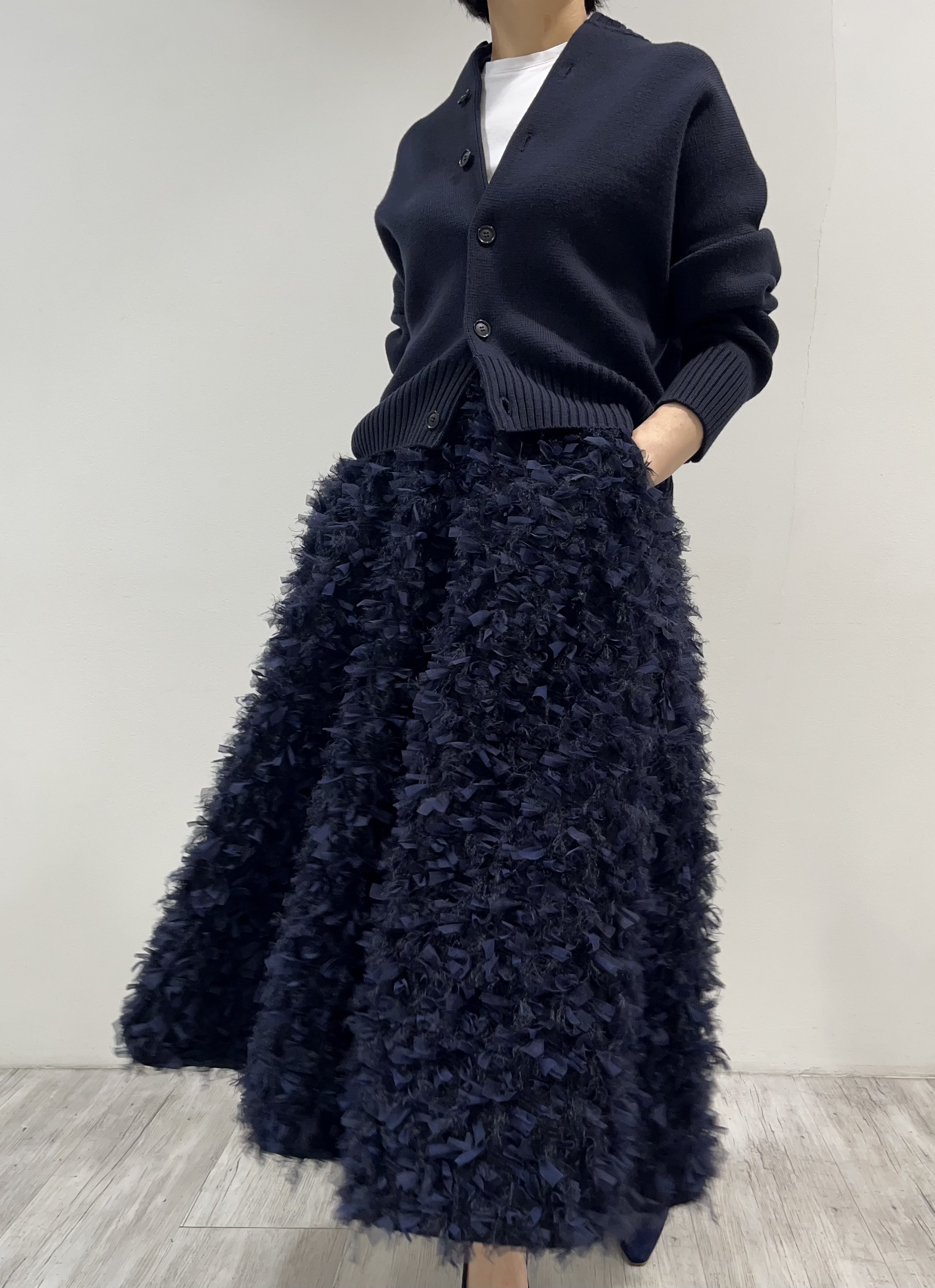 Elliy Feather Navyの画像