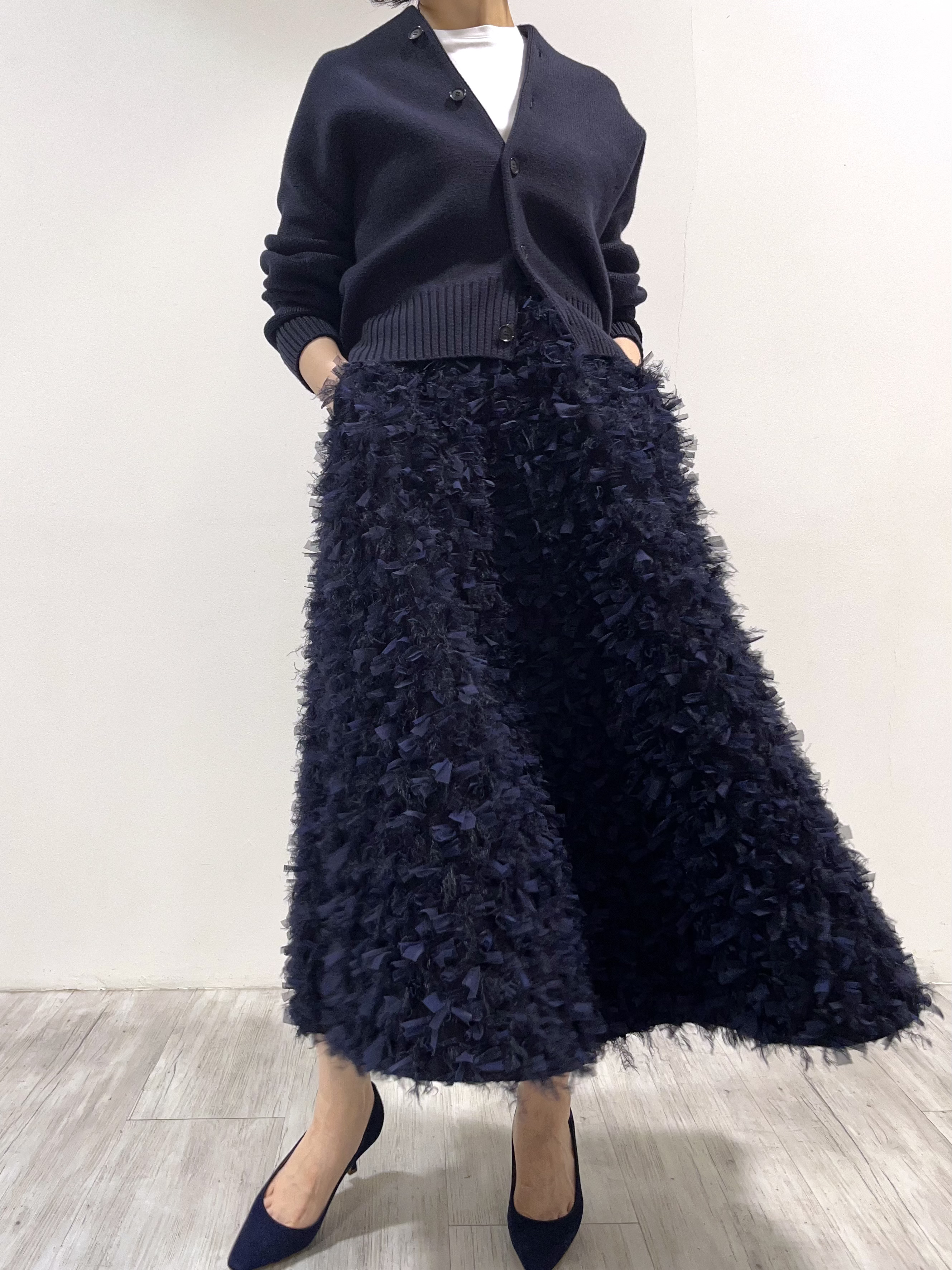 Elliy Feather Navyの画像