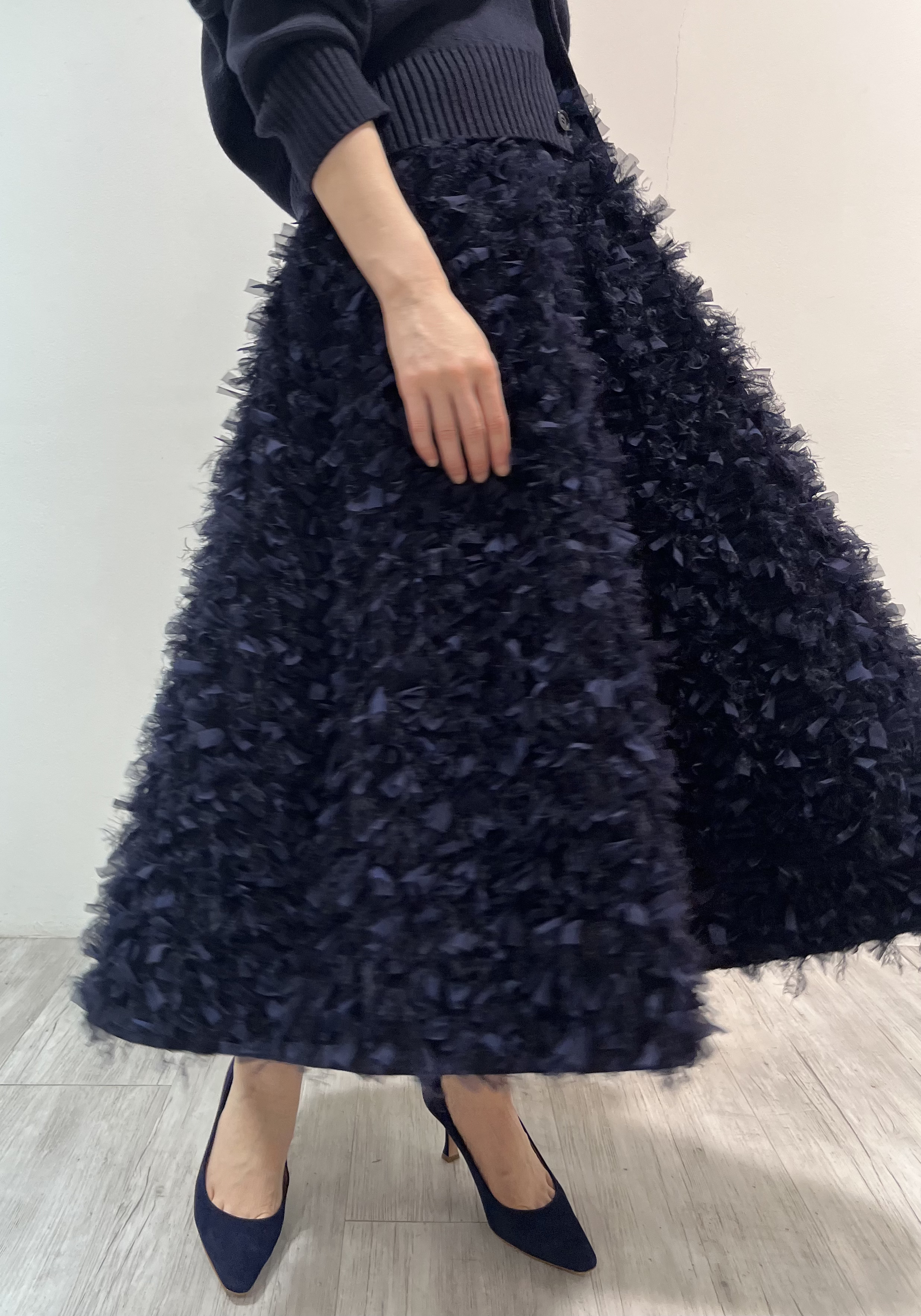 Elliy Feather Navyの画像