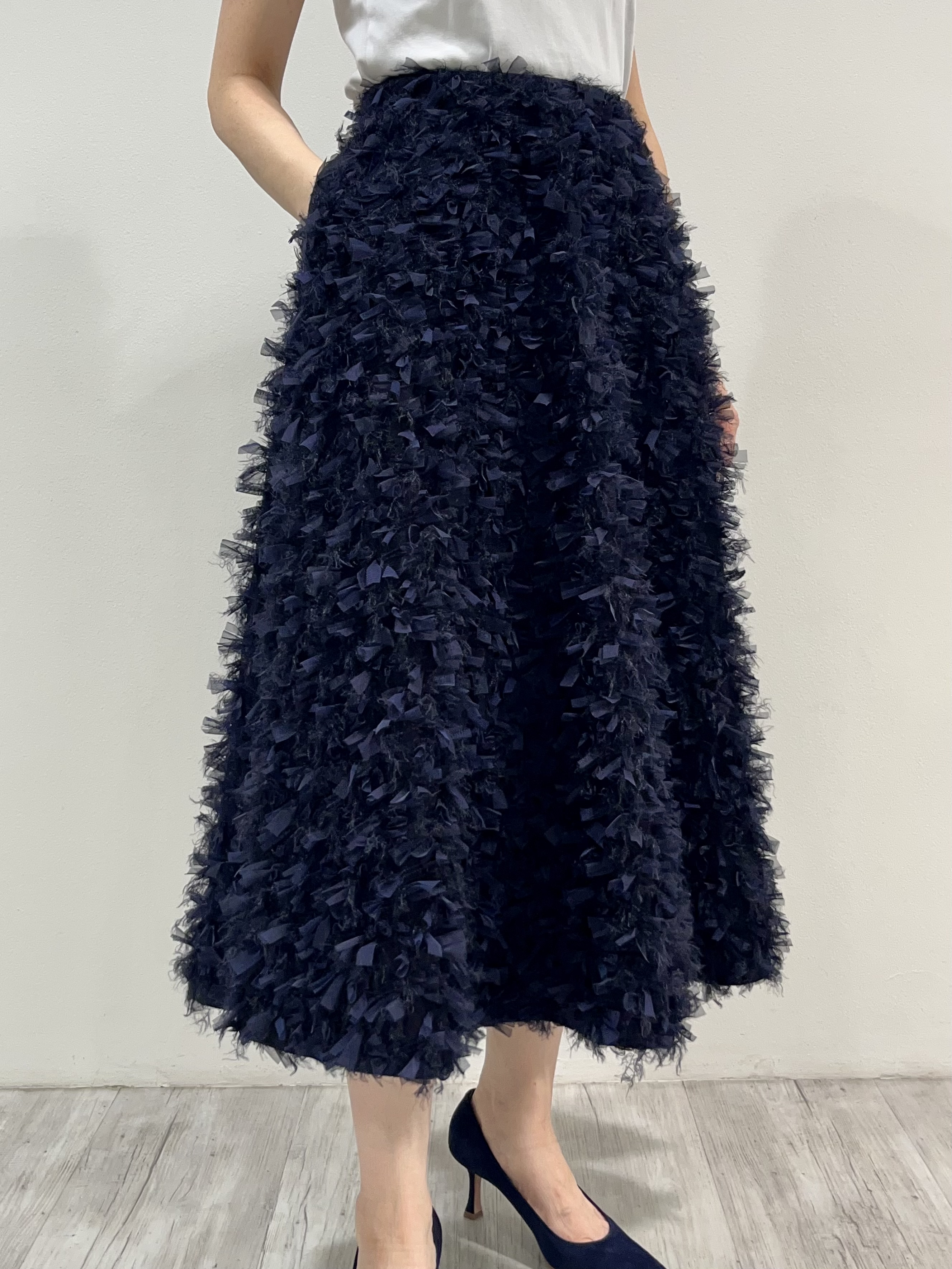 Elliy Feather Navyの画像