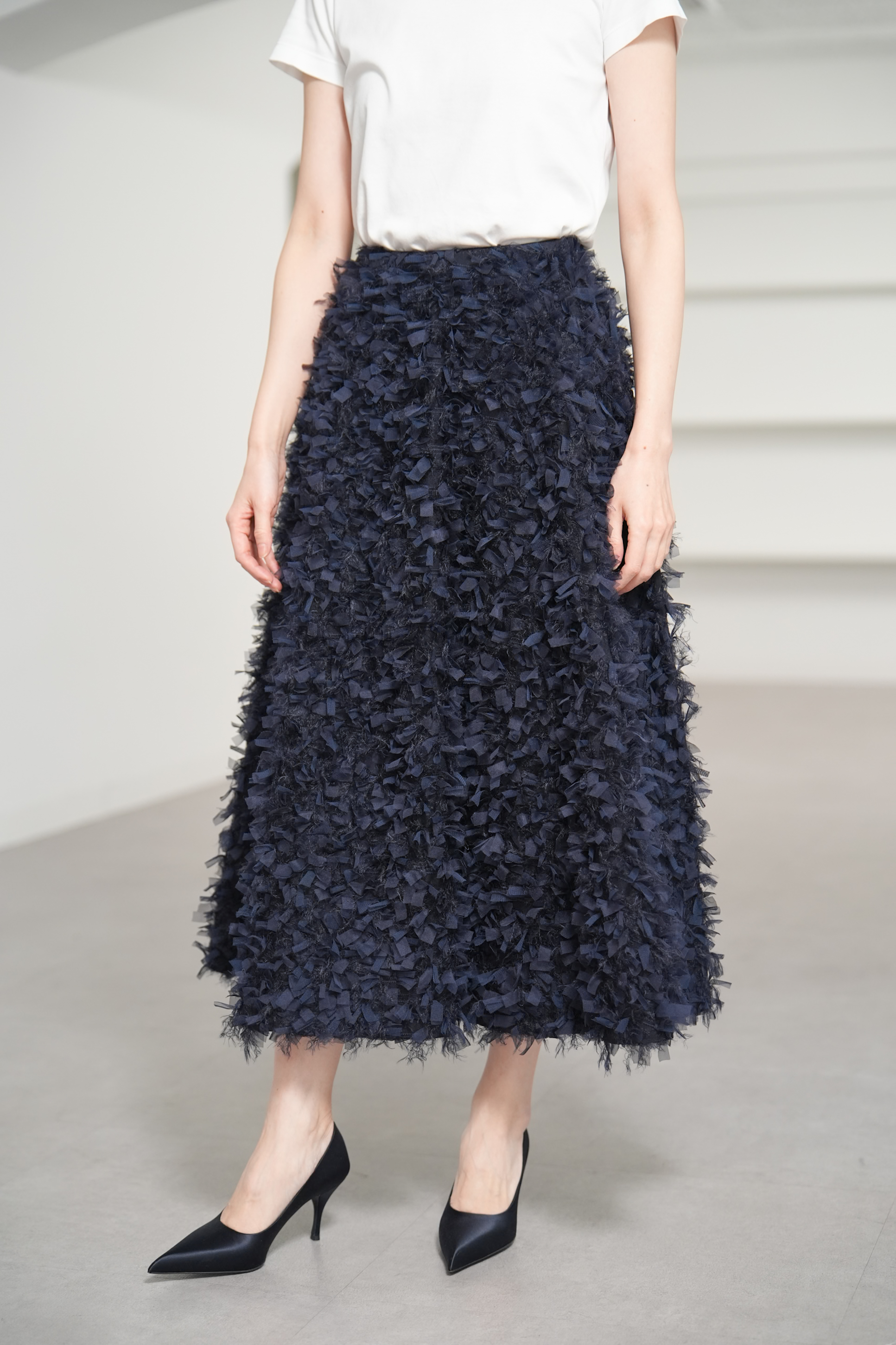 Elliy Feather Navyの画像