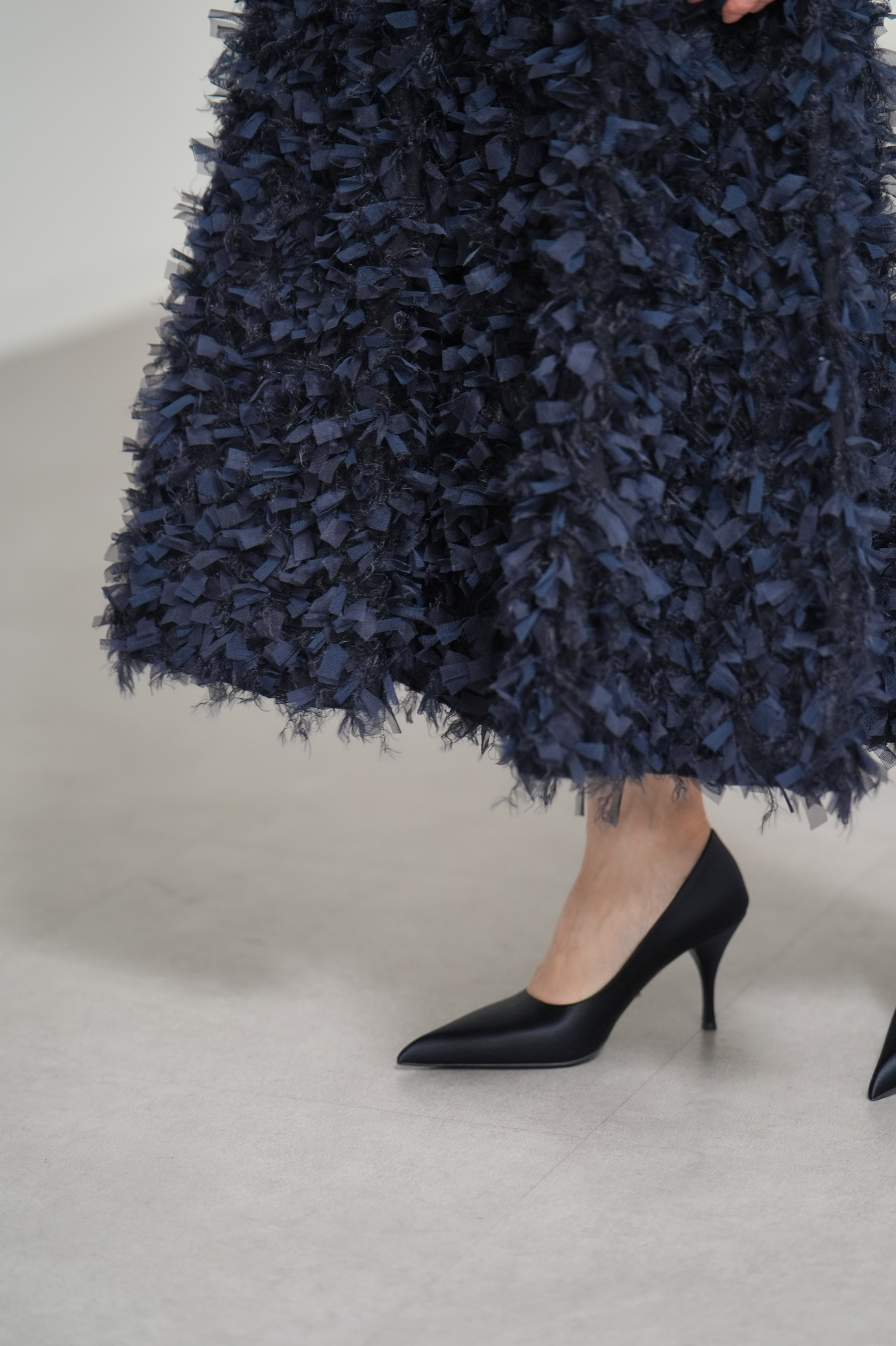 Elliy Feather Navyの画像