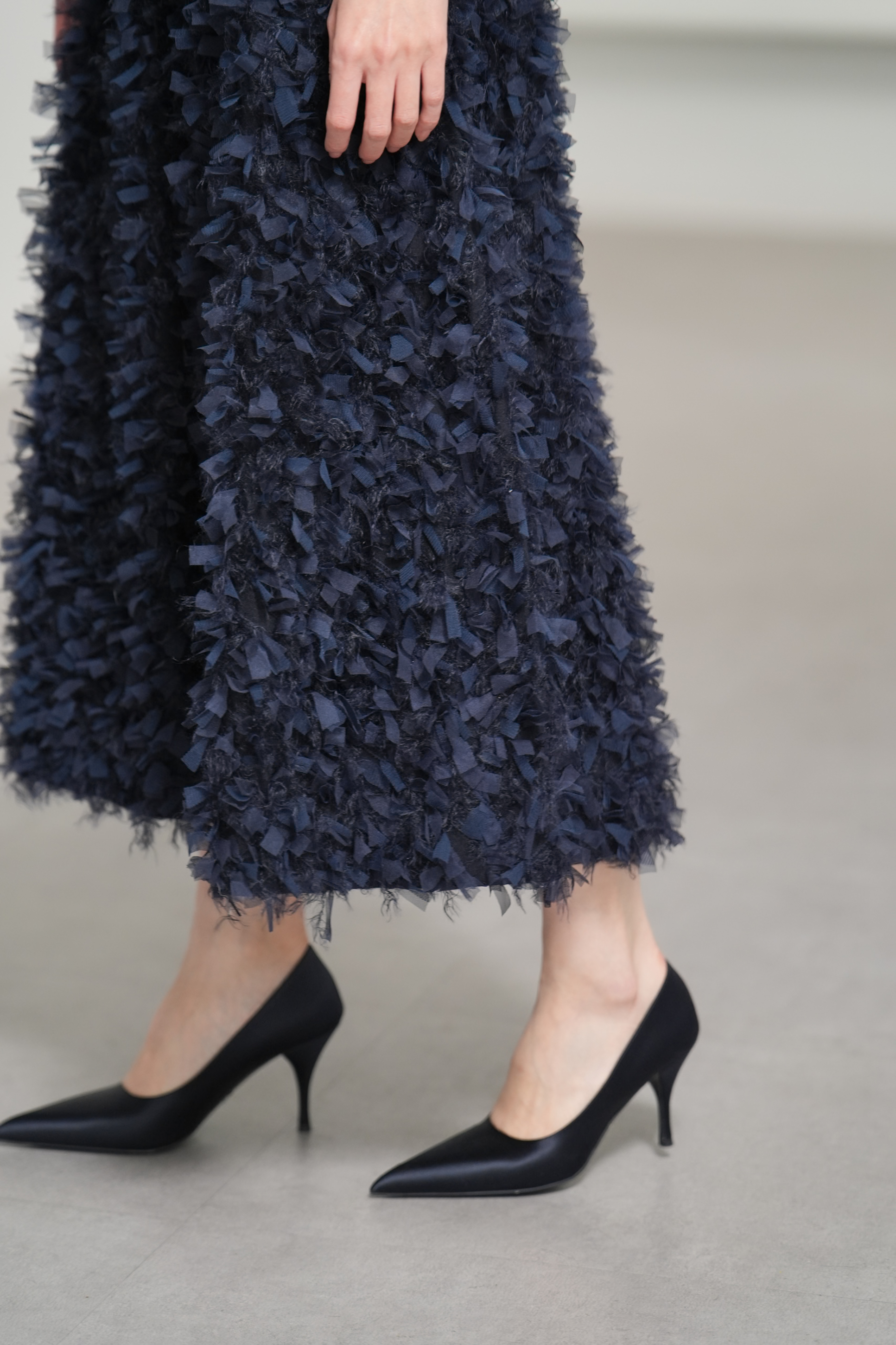 Elliy Feather Navyの画像