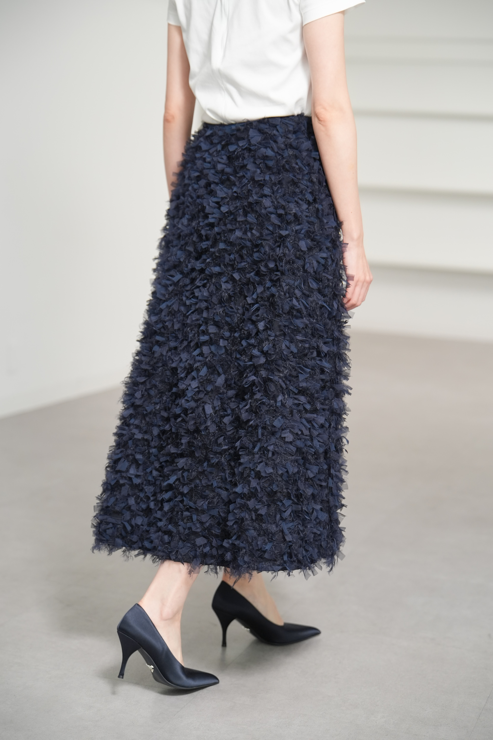 Elliy Feather Navyの画像