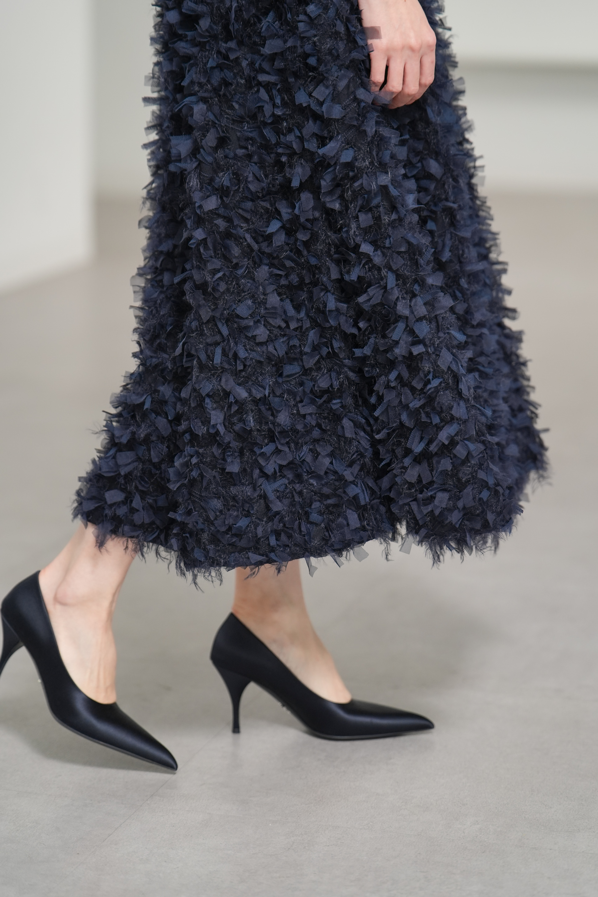 Elliy Feather Navyの画像