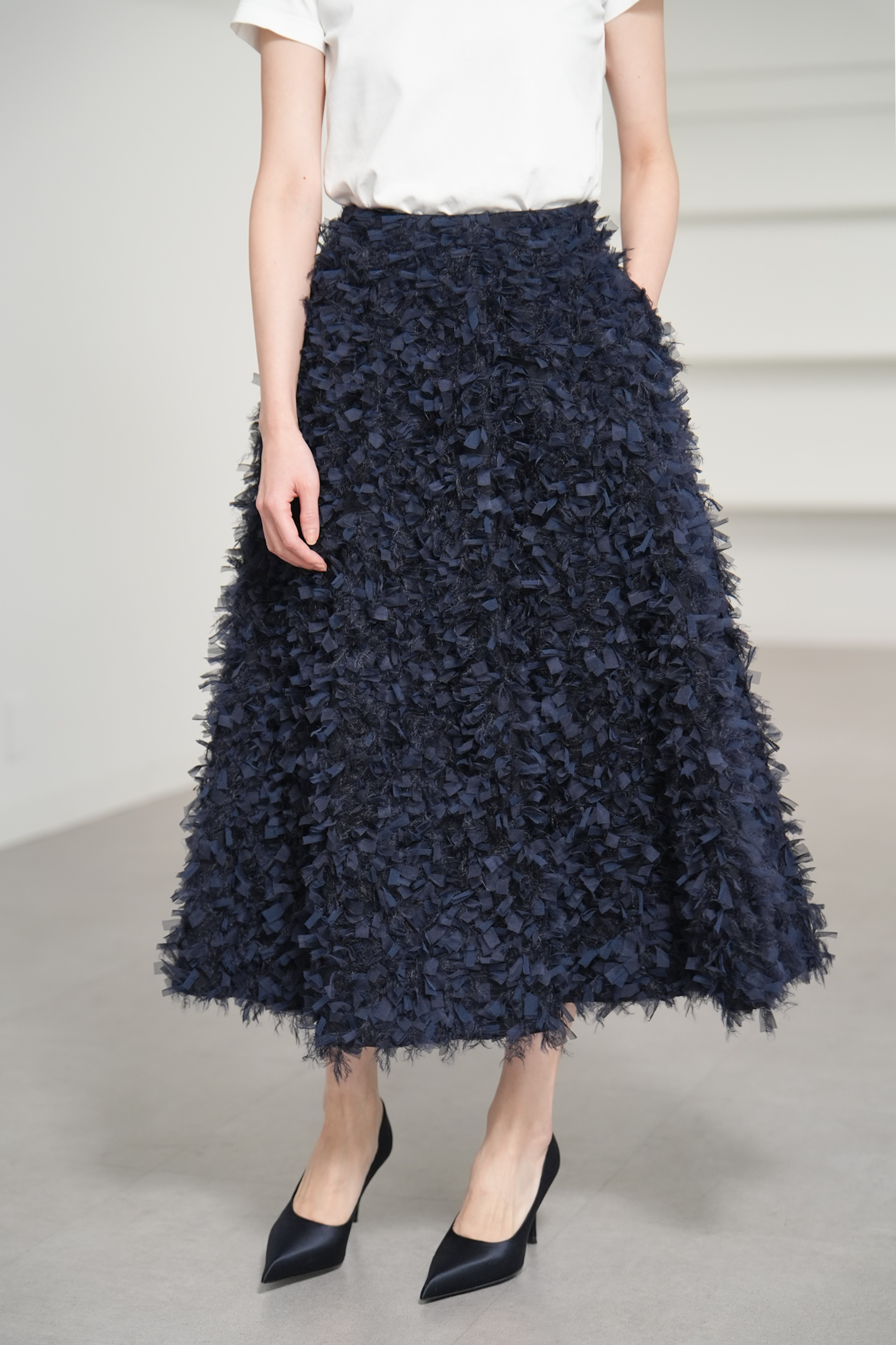 Elliy Feather Navyの画像