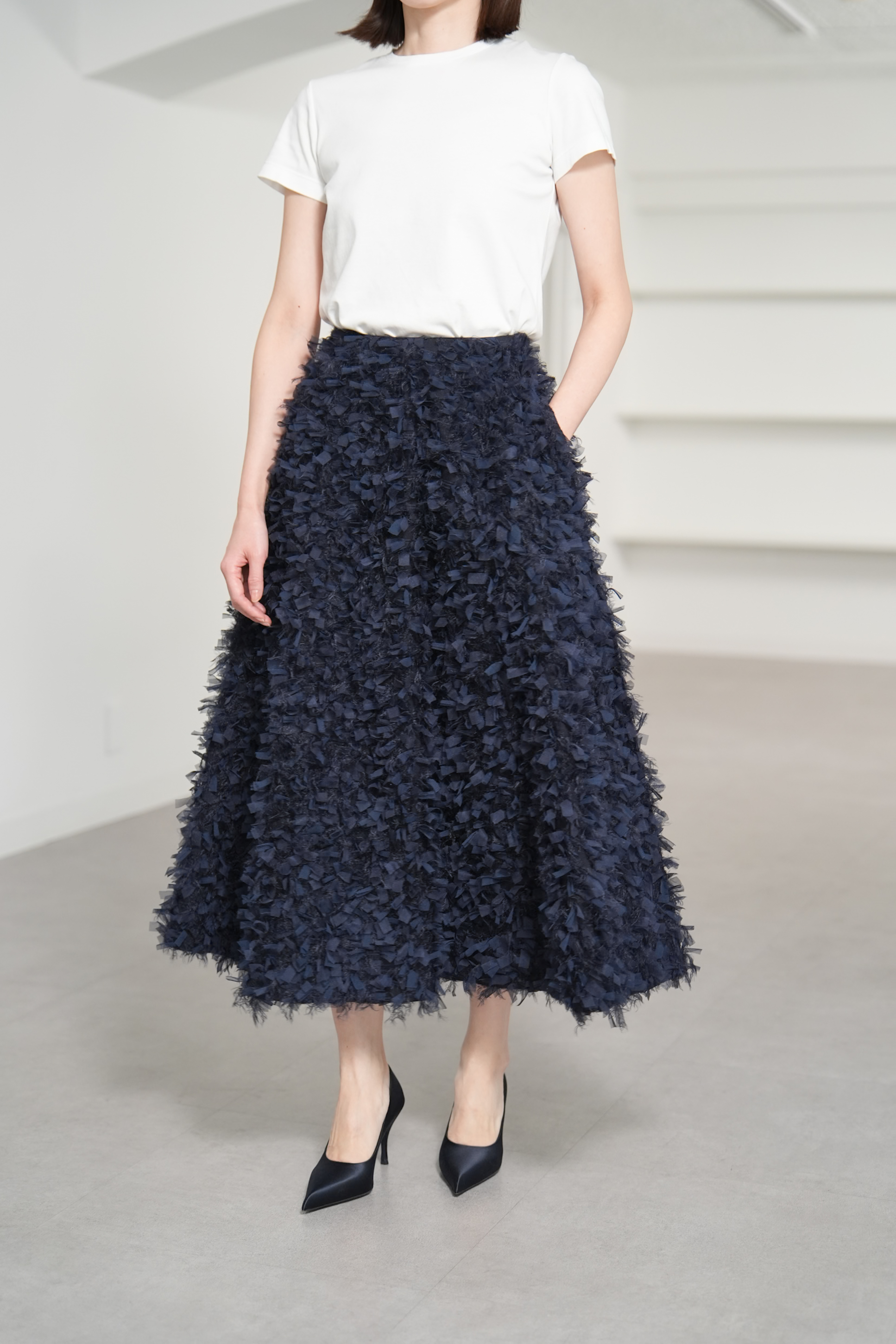 Elliy Feather Navyの画像