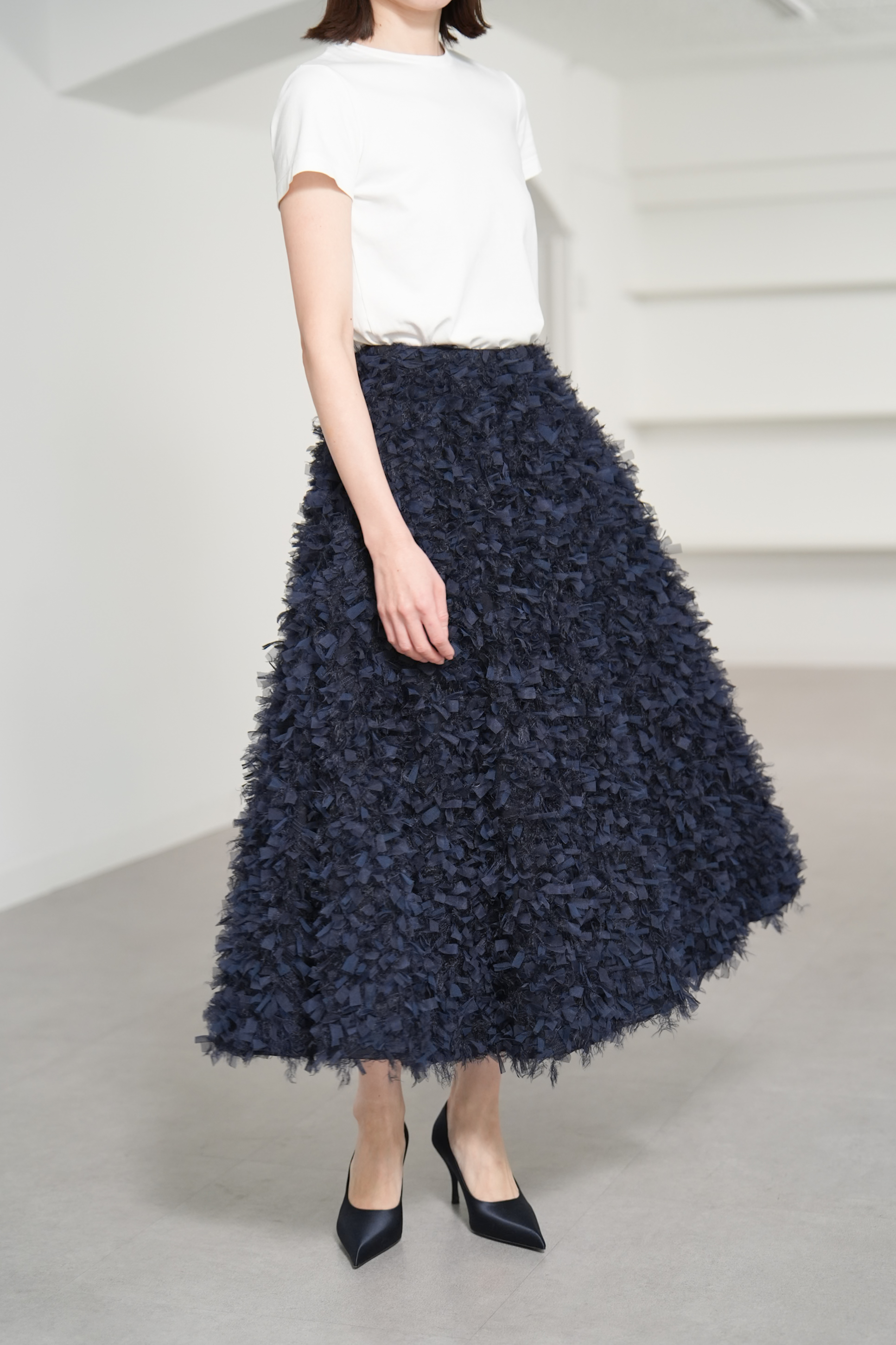 Elliy Feather Navyの画像