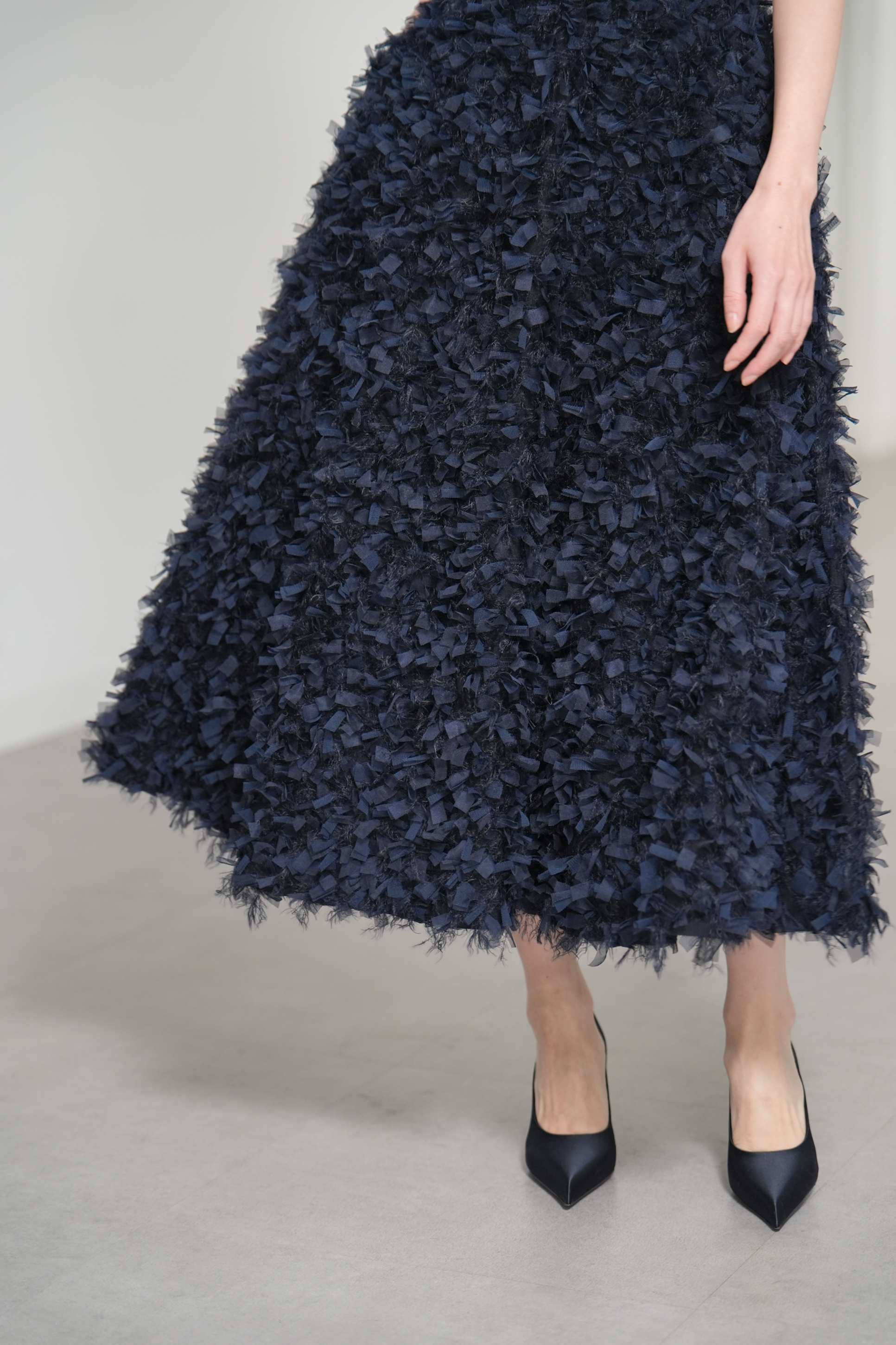 Elliy Feather Navyの画像