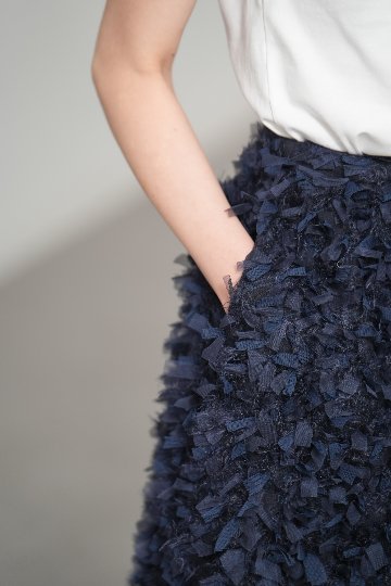 Elliy Feather Navyの画像