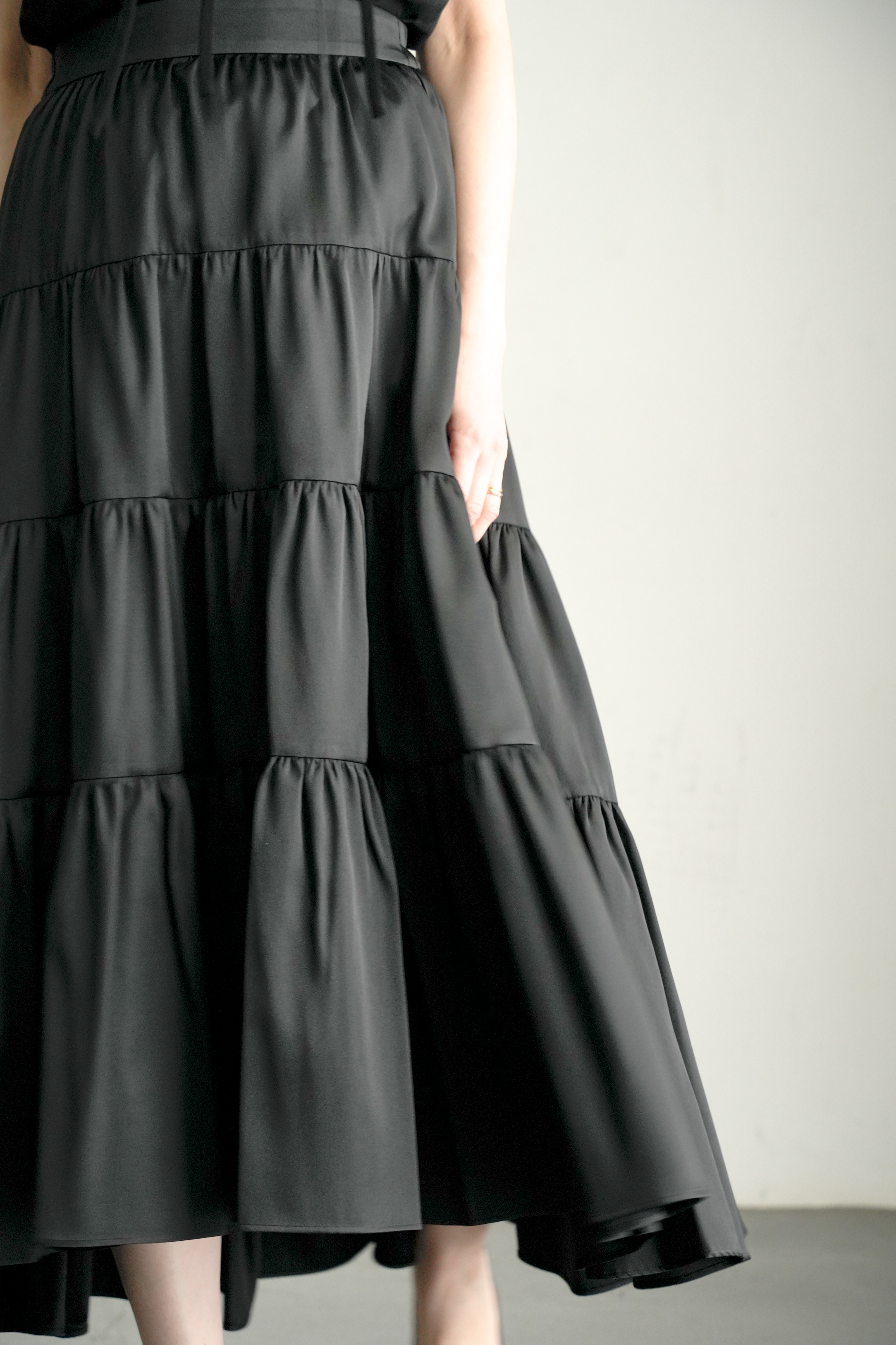 Lisa Satin Blackの画像