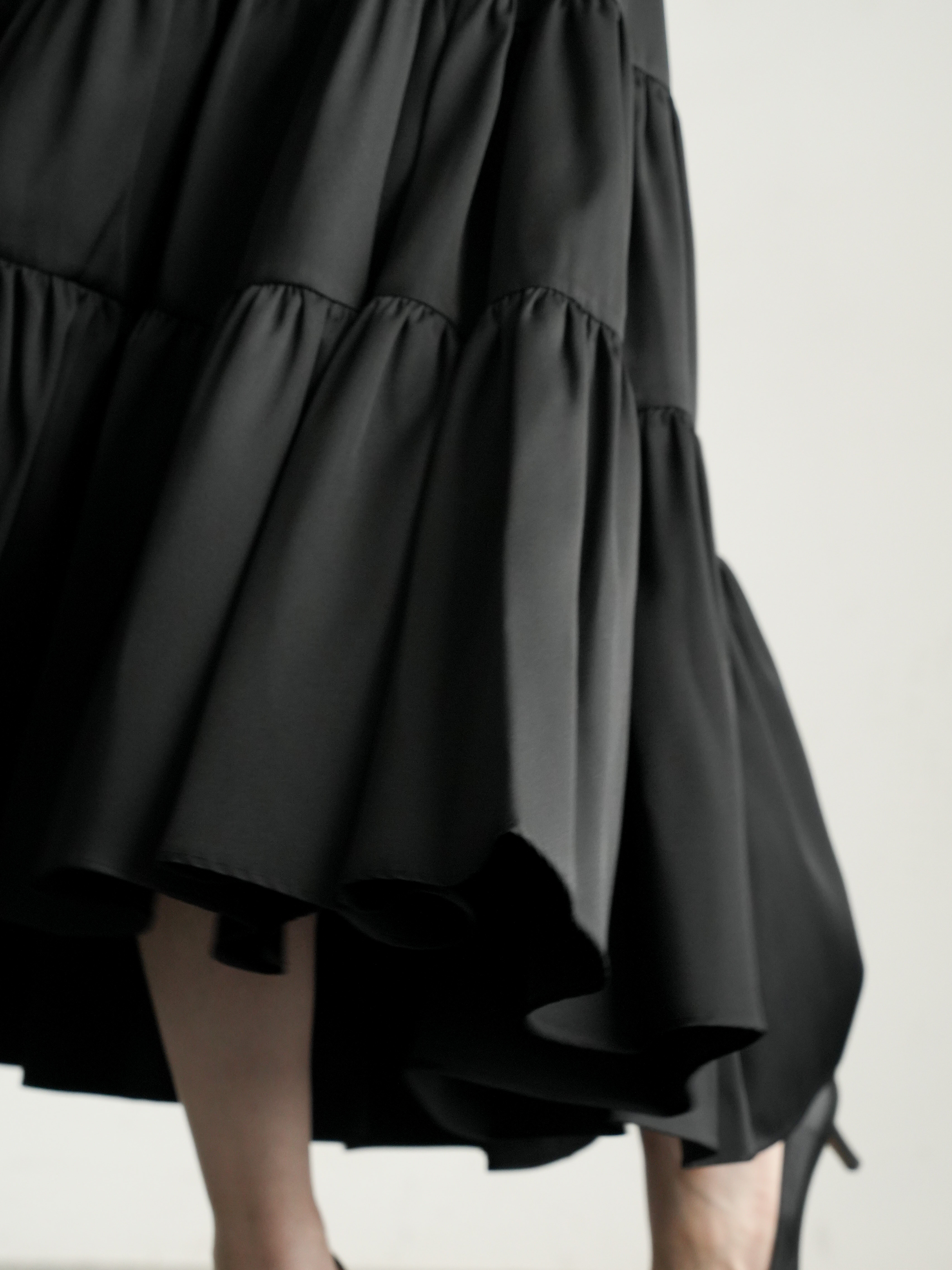Lisa Satin Blackの画像