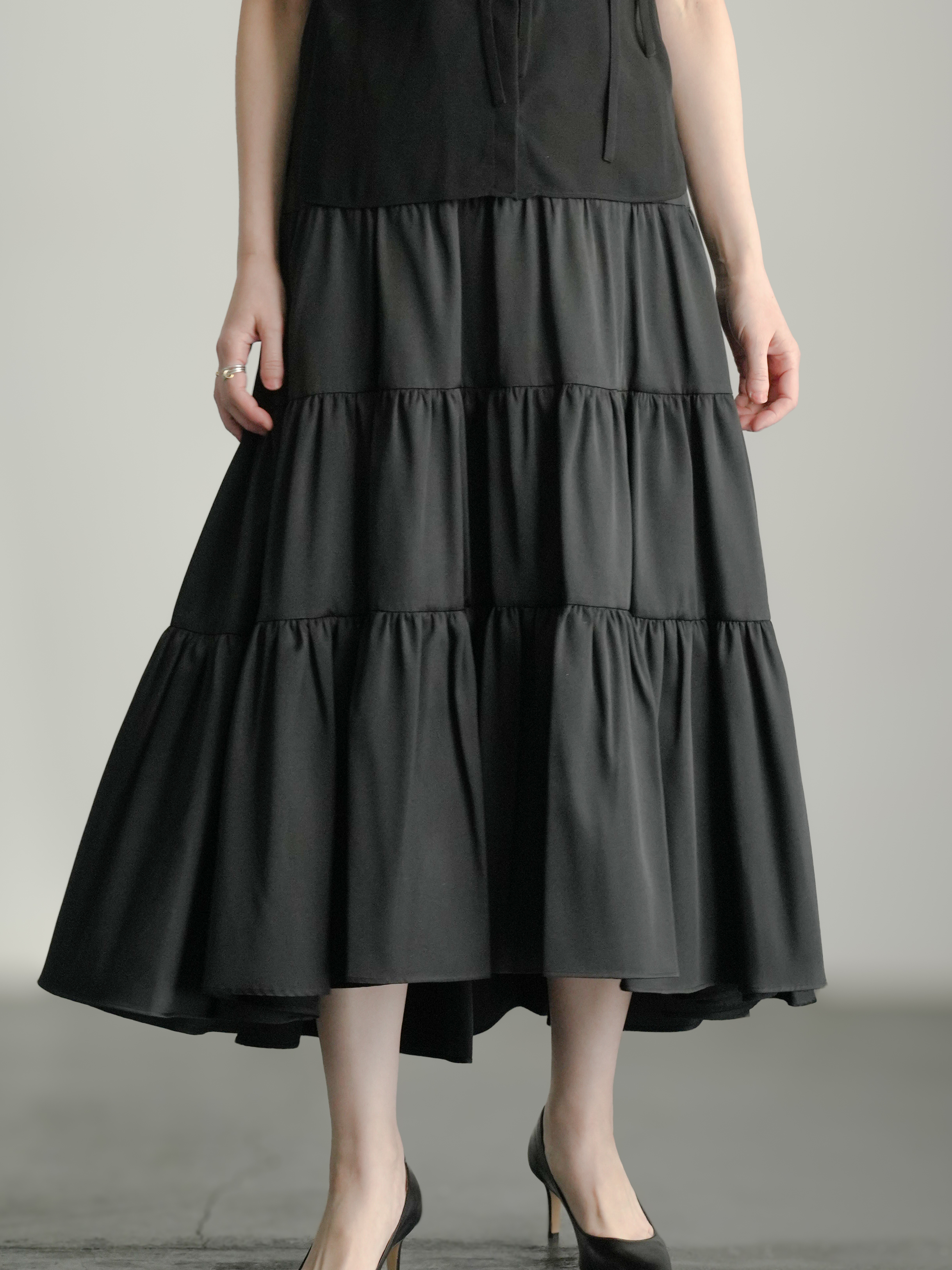 Lisa Satin Blackの画像