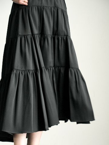 Lisa Satin Blackの画像