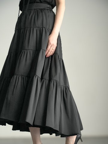 Lisa Satin Blackの画像