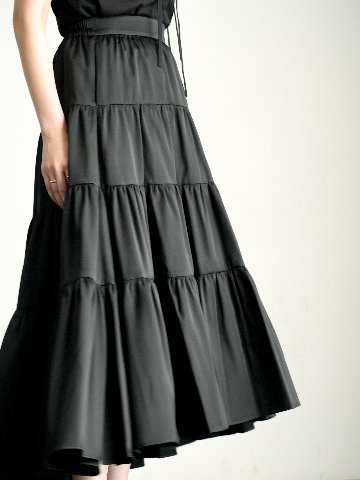 Lisa Satin Blackの画像