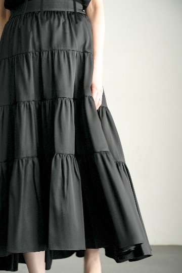 Lisa Satin Blackの画像