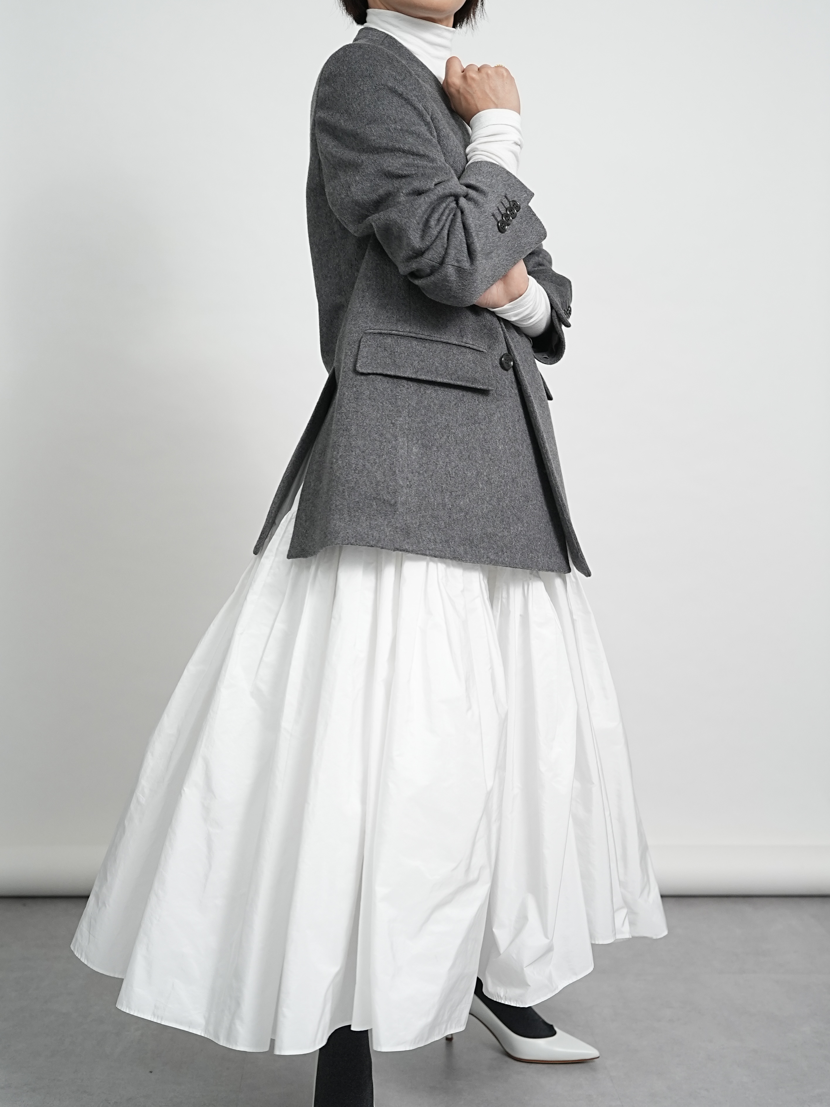 【SHE Tokyo】 Eleanor white 36 she tokyo Eleanor white 36