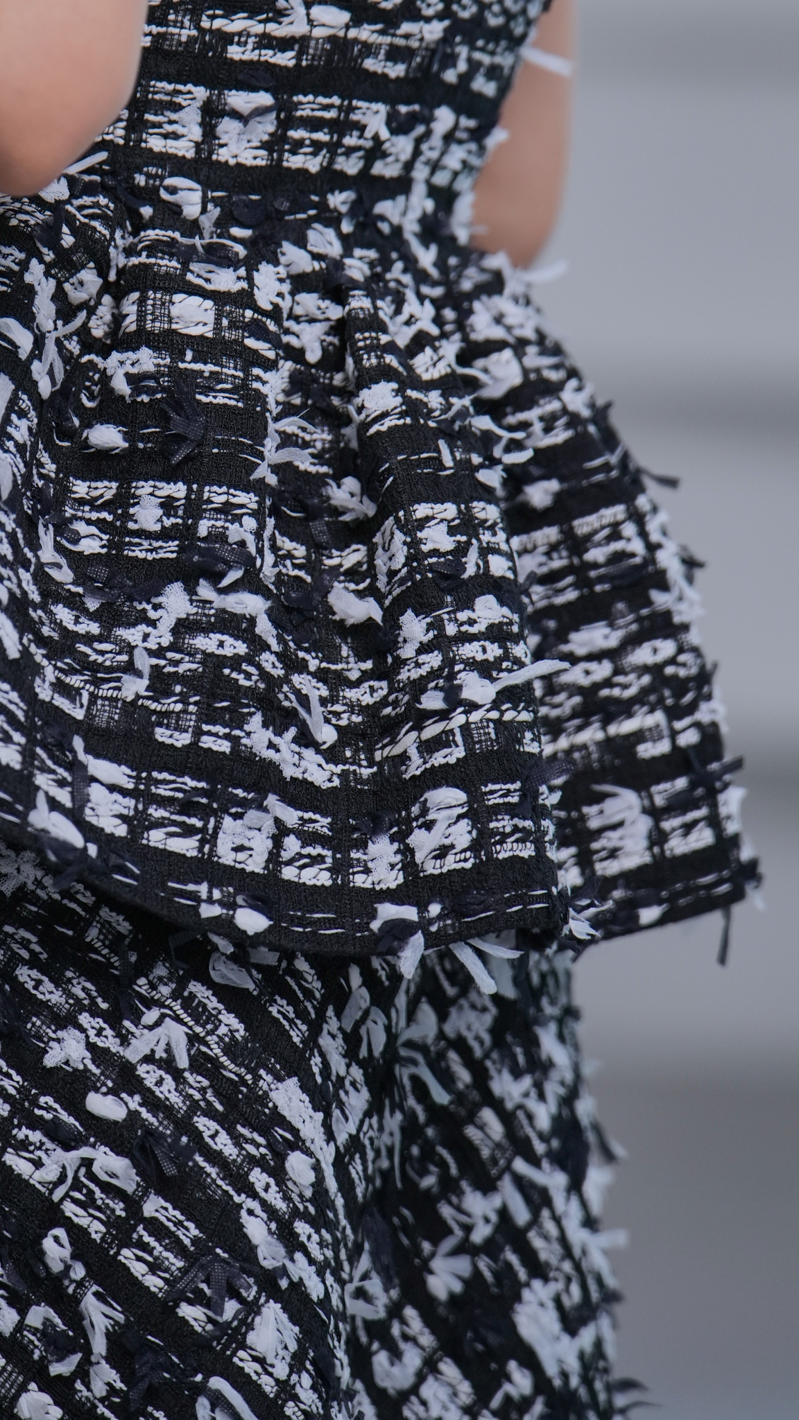 Owen Monotone Tweedの画像