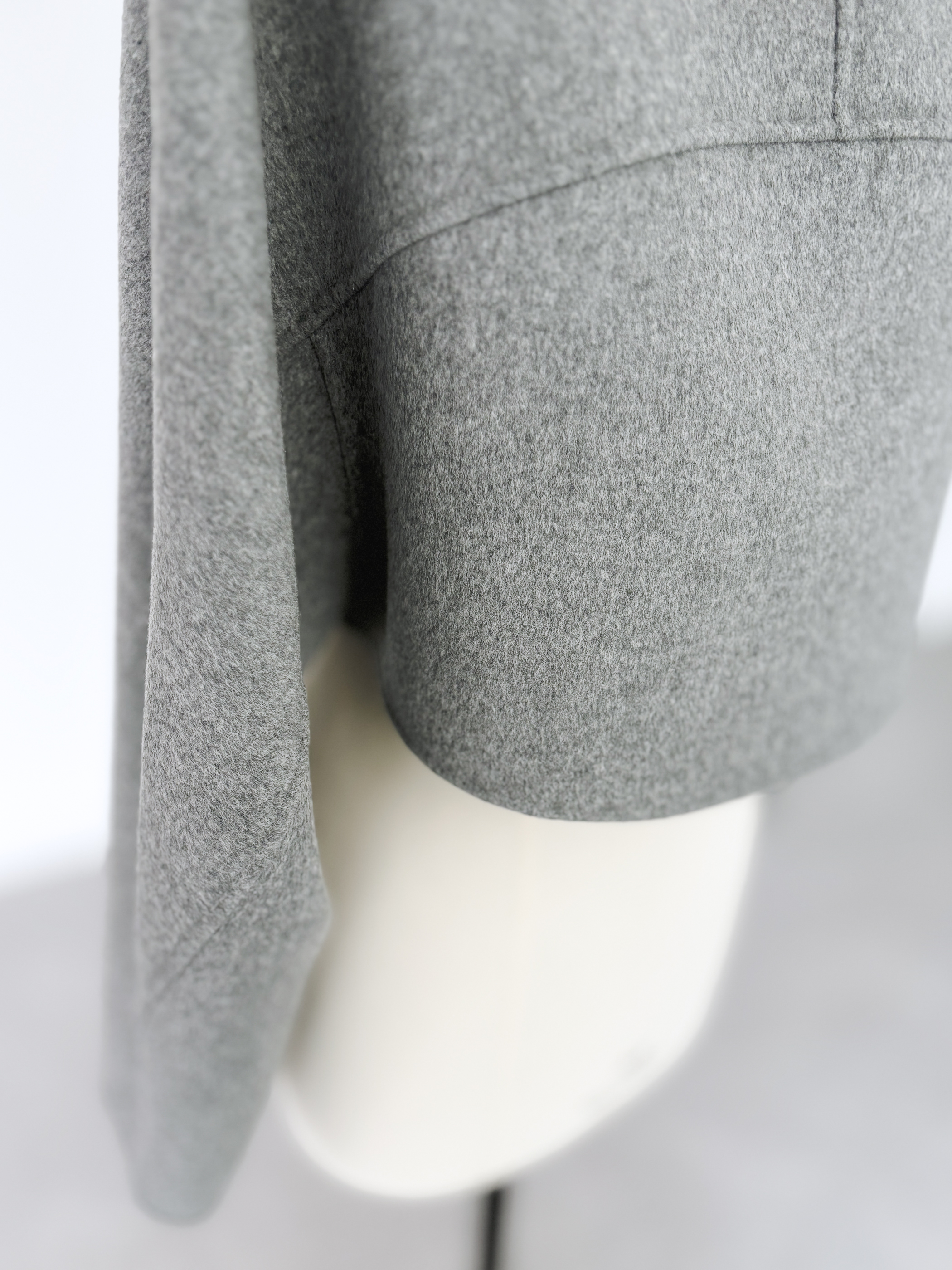 Barbara Wool Cashmere grayの画像