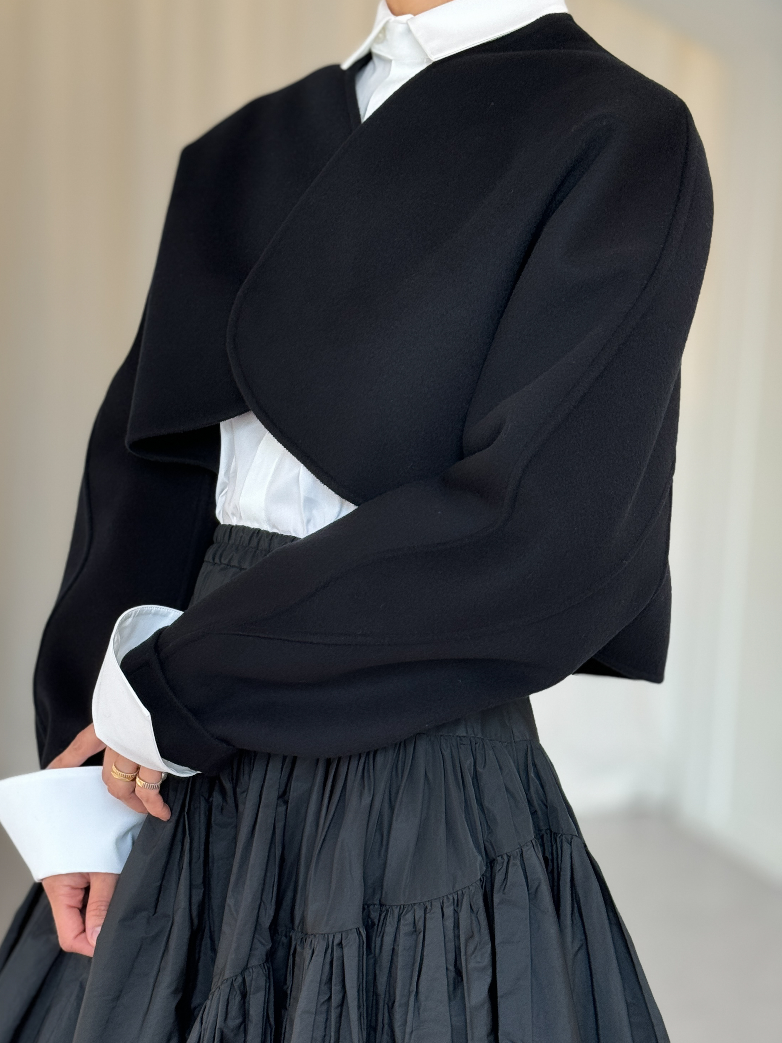 Barbara Wool Cashmere blackの画像