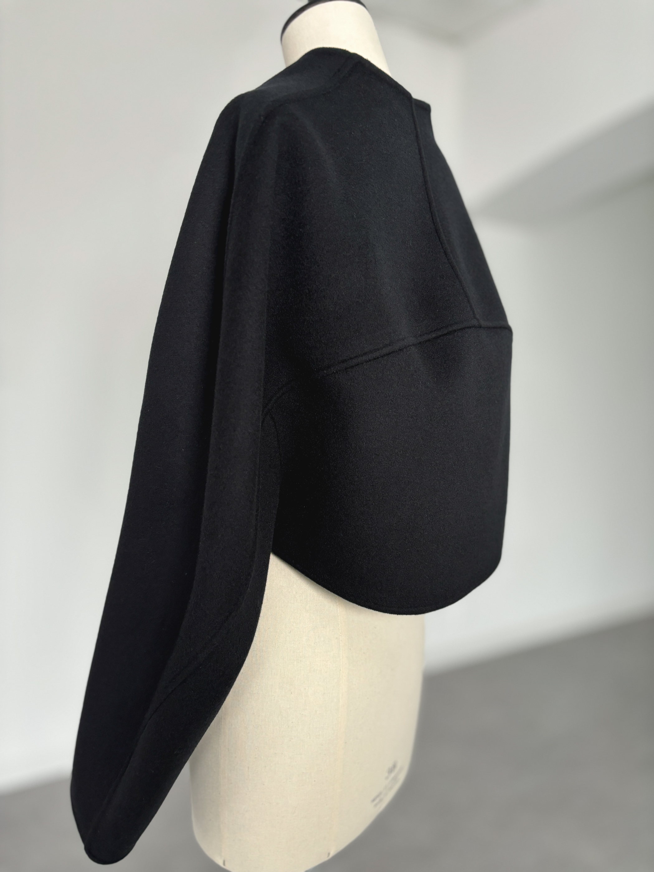 Barbara Wool Cashmere blackの画像