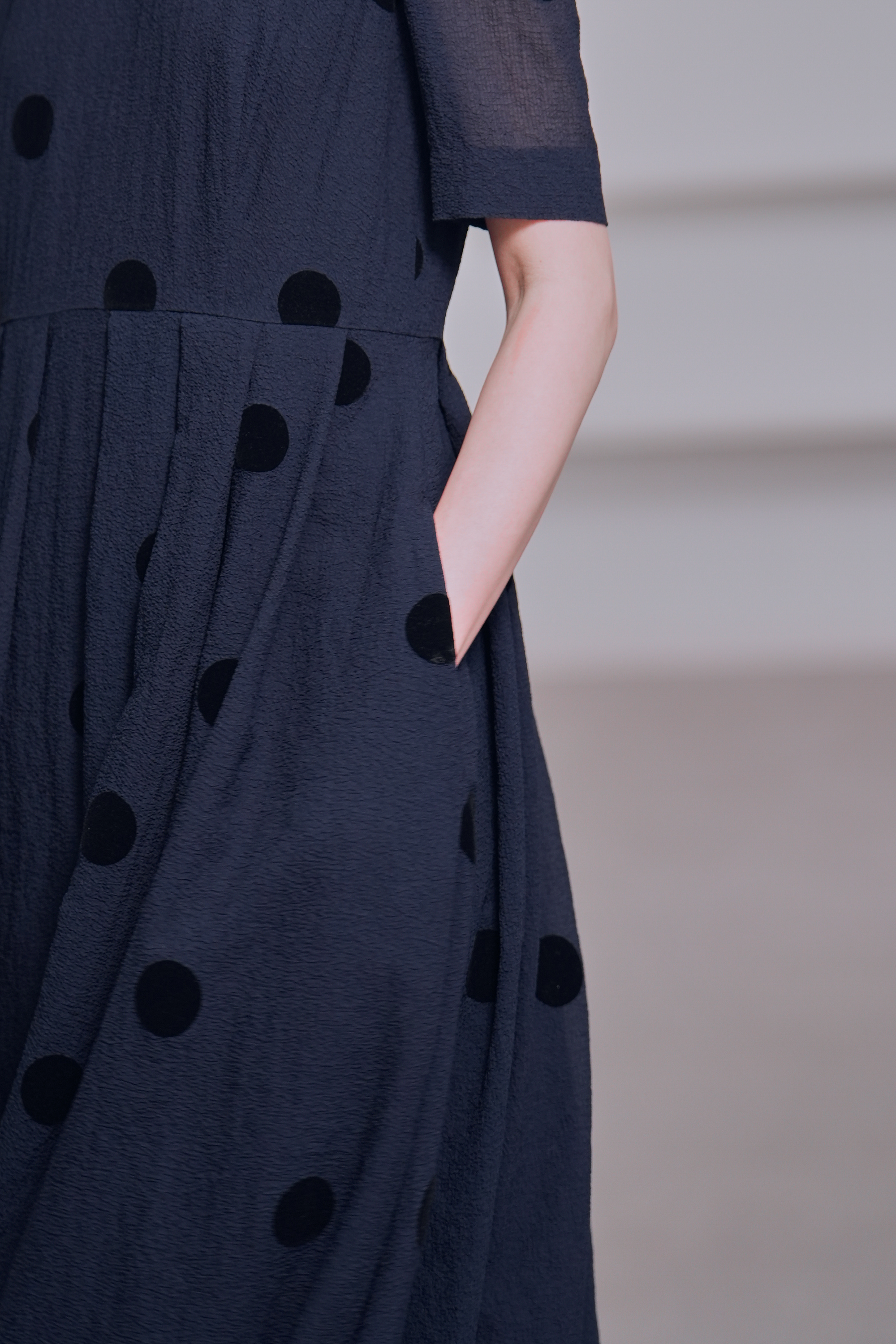 Gigi Dot Navyの画像