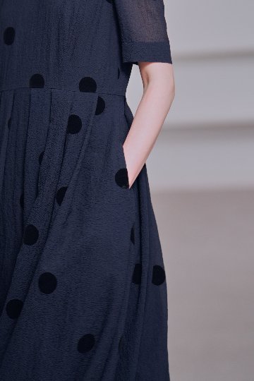 Gigi Dot Navyの画像