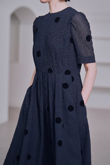 Gigi Dot Navyの画像