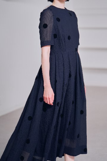 Gigi Dot Navyの画像