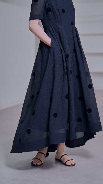 Gigi Dot Navyの画像