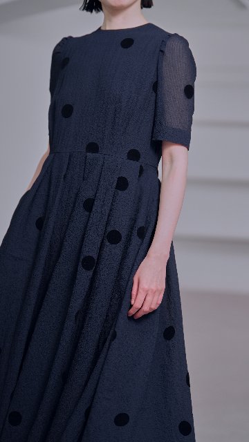 Gigi Dot Navyの画像