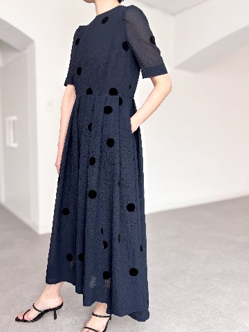 Gigi Dot Navyの画像