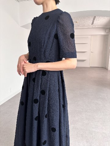 Gigi Dot Navyの画像